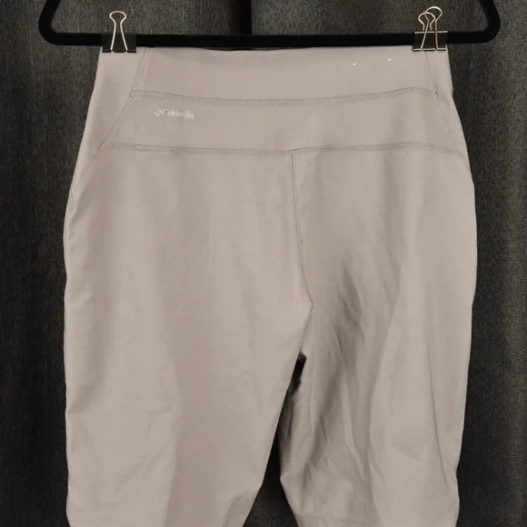 Women's Columbia Long shorts With omni-shield SPF 50 Size Small. - Picture 2 of 3